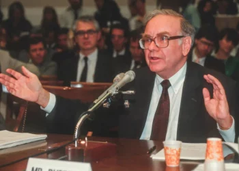 Japanese Corporations Push Nikkei To Decadal Heights, Buffet Joins In