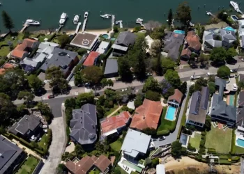 Australia Announces Steep Rise in Minimum Wage Amid Cost of Living Crisis