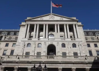 Bank of England Governor Admits Rate Hike as Painful for Citizens