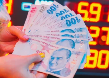 Turkish Lira Plunges to Historic Low as Erdogan Begins New Term