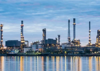 How did UAE Outpaced Saudi Arabia In the Oil Market?