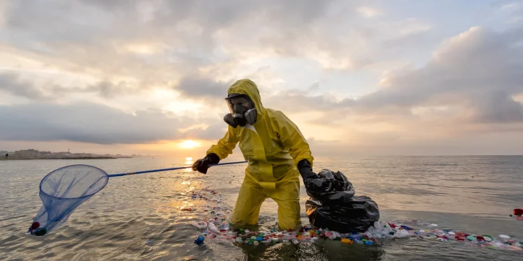 Japan Dumping Fukushima Waste Disrupts Asian Seafood Industry