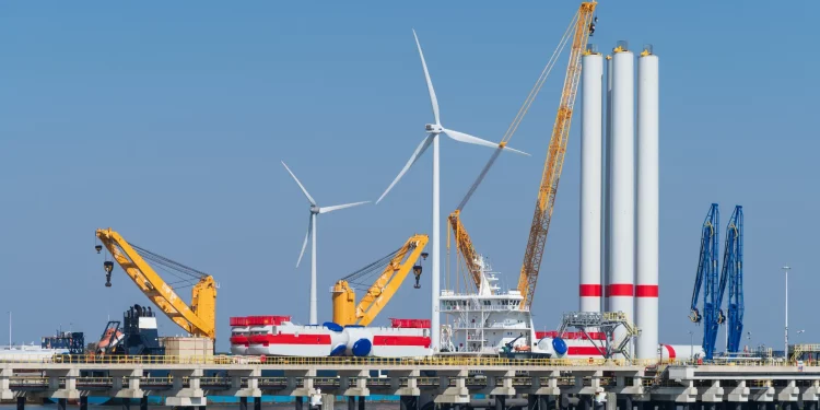 UK Offshore Wind Projects Face Delays Over Rising Costs