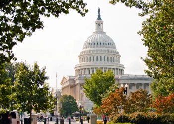 Looming US Govt Shutdown & Bitter Political Divide Threatens Economy