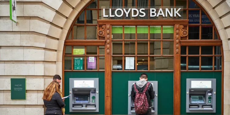 UK Banks Announce Closure of 36 More Branches