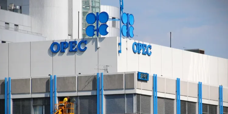 Russia Prefers to Keep Oil Output Unchanged Ahead of OPEC+ Meeting