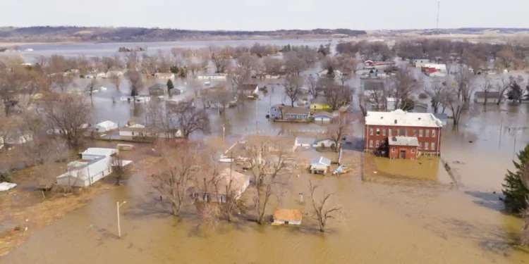 Climate Damages Tax: Taxing Fossil Fuel Giants could raise $720 bn