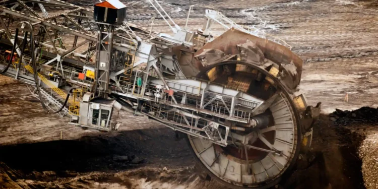 BHP’s $39 Billion Bid to Anglo American to Make Mining Giant