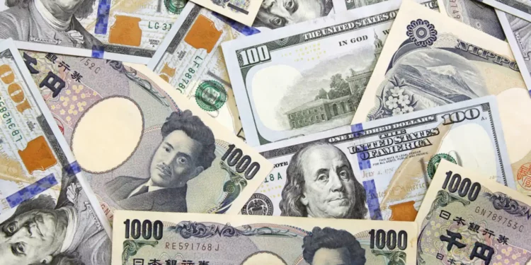 Global Markets React to U.S. Inflation Data: Yen plummets to 34-yr low