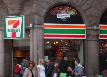 Couche-Tard Seeks to Dominate Global Convenience Market with 7-Eleven Acquisition Proposal