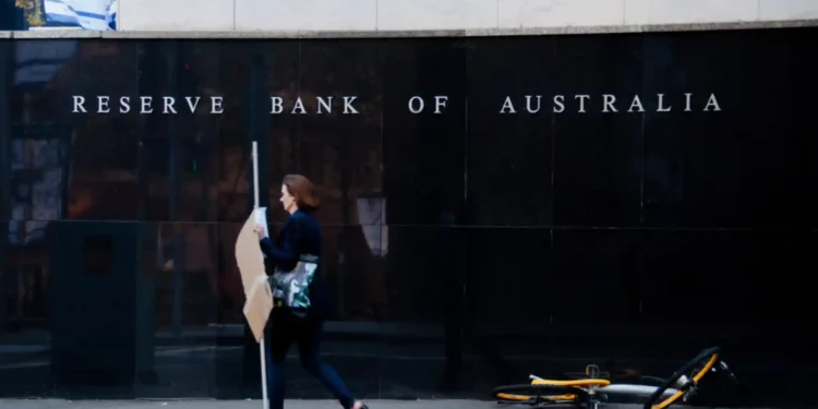 RBA Reveals Plan to Maintain Cash Rate at 4.35% to Combat Inflation