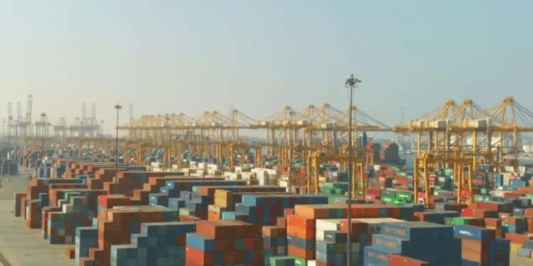 UAE Sets New Milestone in Non-Oil Trade Under Sheikh Mohammed bin Zayed's Leadership