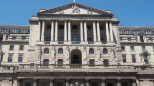 Bank of England Warns of Economic Stagnation, Approves Interest Rate Cuts