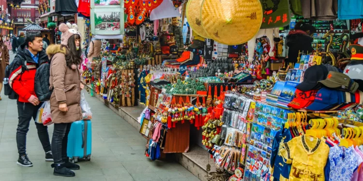 China Shoppers Splurge For Lunar New Year Amidst Declining Consumer Expenditure