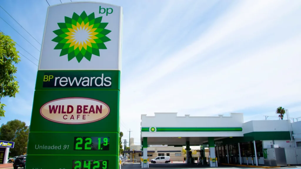 BP Eyes $10 Billion Castrol Divestment Under Elliott Pressure