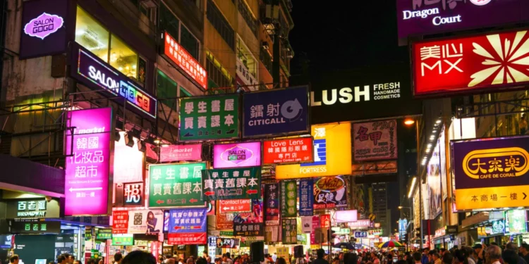 Hong Kong Makes "Extra Efforts" to Bring High-End Middle Eastern Travellers to Boost Tourism