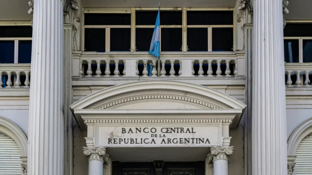 Argentina Requests More Than 40% In The First Disbursement Of $20 Billion IMF Program