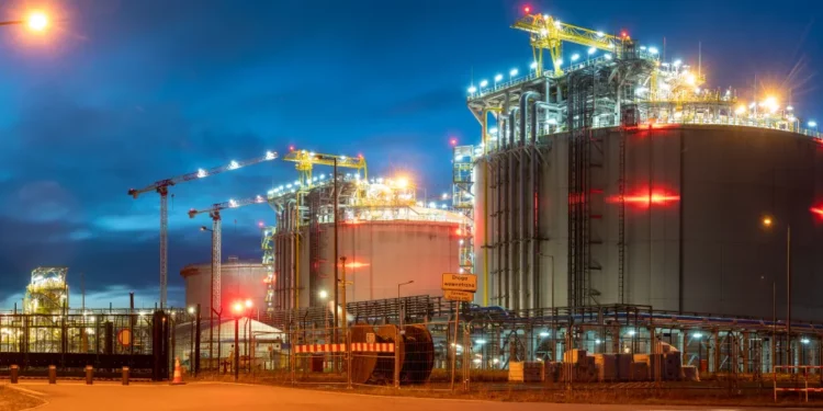 Australia's Biggest LNG Plant Receives Backlash to Operate until 2070