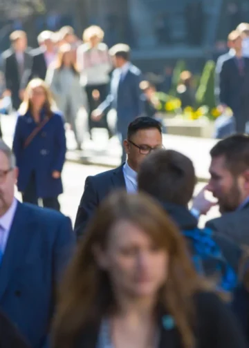 Sluggish UK Businesses Expand Rapidly After Trump Tariffs Eases