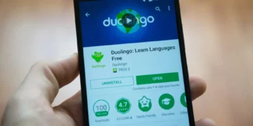 Duolingo’s AI Features And Non-Language Courses Help Raise Revenue Expectations