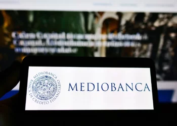Mediobanca Hastens Banca Generali Acquisition Amid MPS Hostile Takeover