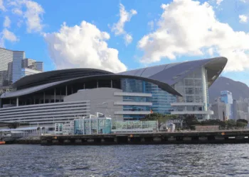 Hong Kong Luxury Real Estate Records $2.93 Billion With Just 35 Deals