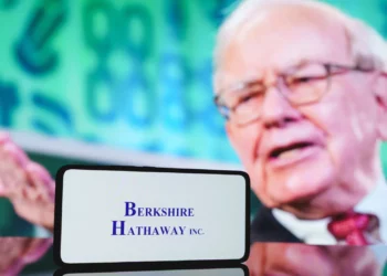 Warren Buffett Shines a Spotlight on Japan’s Giants, Mitsubishi and Mitsui