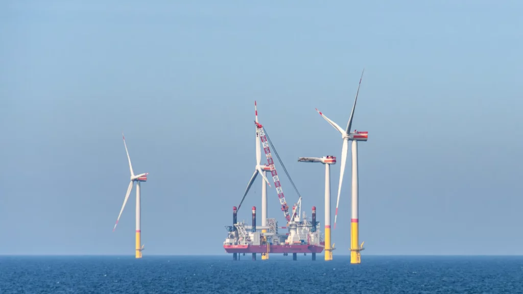 ScottishPower Installs First HVDC Offshore Converter Amidst UK Offshore Wind Budget Cuts
