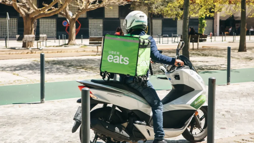 Mexico’s Online Shopping Surge is Transforming the Food-Delivery Network