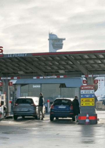 TotalEnergies Expands Ownership with €5.1 Billion Stake From Czech Tycoon’s Power Plants