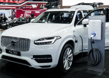 Carmakers Volvo and Polestar Call on EU to Uphold 2035 Ban on Petrol Vehicles