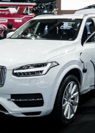 Carmakers Volvo and Polestar Call on EU to Uphold 2035 Ban on Petrol Vehicles